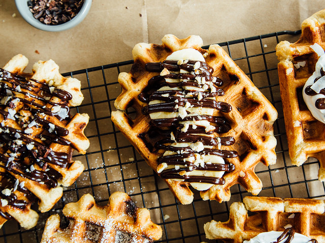 picture of banana toppings on waffle
